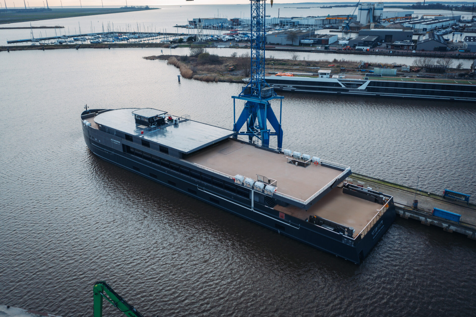 Exterior Boat Oceandiva London Shipping Yard