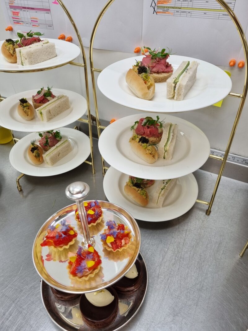 3 Afternoon tea plates